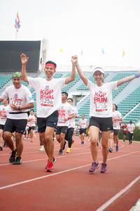 BIB: 1256, 1255, 1728, 436
                            <button type="button" onclick="openModal(6061678)" class="btn btn-primary btn-sm float-right btn-popup" data-toggle="modal" data-target=".modal-high-quality">
                        <i class="fas fa-shopping-cart"></i> Add to Cart
                    </button>
                                            <button type="button" onclick="isThisMe(6061678, true)" class="btn btn-success btn-sm float-right btn-popup btn-isme hidden" data-toggle="tooltip" data-placement="bottom" title="นี่คือรูปของคุณใช่ไหม คลิกที่นี่เพื่อเอาเข้าอัลบั้ม">
                        <i class="fas fa-plus"></i> Add to album
                    </button>
                    <button type="button" onclick="isThisMe(6061678, false)" class="btn btn-warning btn-sm float-right btn-popup btn-isnotme hidden">
                        <i class="fas fa-ban"></i> Remove from album
                    </button>