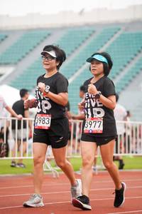 BIB: 3983, 3977
                            <button type="button" onclick="openModal(6046084)" class="btn btn-primary btn-sm float-right btn-popup" data-toggle="modal" data-target=".modal-high-quality">
                        <i class="fas fa-shopping-cart"></i> Add to Cart
                    </button>
                                            <button type="button" onclick="isThisMe(6046084, true)" class="btn btn-success btn-sm float-right btn-popup btn-isme hidden" data-toggle="tooltip" data-placement="bottom" title="นี่คือรูปของคุณใช่ไหม คลิกที่นี่เพื่อเอาเข้าอัลบั้ม">
                        <i class="fas fa-plus"></i> Add to album
                    </button>
                    <button type="button" onclick="isThisMe(6046084, false)" class="btn btn-warning btn-sm float-right btn-popup btn-isnotme hidden">
                        <i class="fas fa-ban"></i> Remove from album
                    </button>