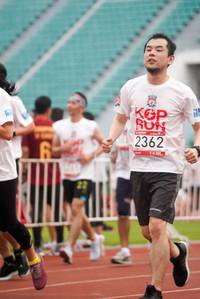 BIB: 2362
                            <button type="button" onclick="openModal(6046153)" class="btn btn-primary btn-sm float-right btn-popup" data-toggle="modal" data-target=".modal-high-quality">
                        <i class="fas fa-shopping-cart"></i> Add to Cart
                    </button>
                                            <button type="button" onclick="isThisMe(6046153, true)" class="btn btn-success btn-sm float-right btn-popup btn-isme hidden" data-toggle="tooltip" data-placement="bottom" title="นี่คือรูปของคุณใช่ไหม คลิกที่นี่เพื่อเอาเข้าอัลบั้ม">
                        <i class="fas fa-plus"></i> Add to album
                    </button>
                    <button type="button" onclick="isThisMe(6046153, false)" class="btn btn-warning btn-sm float-right btn-popup btn-isnotme hidden">
                        <i class="fas fa-ban"></i> Remove from album
                    </button>