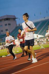 BIB: 122, 740
                            <button type="button" onclick="openModal(6072122)" class="btn btn-primary btn-sm float-right btn-popup" data-toggle="modal" data-target=".modal-high-quality">
                        <i class="fas fa-shopping-cart"></i> Add to Cart
                    </button>
                                            <button type="button" onclick="isThisMe(6072122, true)" class="btn btn-success btn-sm float-right btn-popup btn-isme hidden" data-toggle="tooltip" data-placement="bottom" title="นี่คือรูปของคุณใช่ไหม คลิกที่นี่เพื่อเอาเข้าอัลบั้ม">
                        <i class="fas fa-plus"></i> Add to album
                    </button>
                    <button type="button" onclick="isThisMe(6072122, false)" class="btn btn-warning btn-sm float-right btn-popup btn-isnotme hidden">
                        <i class="fas fa-ban"></i> Remove from album
                    </button>