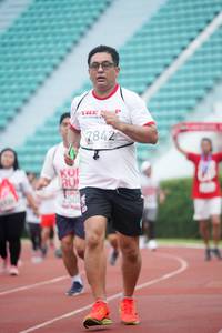 BIB: 7842
                            <button type="button" onclick="openModal(6069981)" class="btn btn-primary btn-sm float-right btn-popup" data-toggle="modal" data-target=".modal-high-quality">
                        <i class="fas fa-shopping-cart"></i> Add to Cart
                    </button>
                                            <button type="button" onclick="isThisMe(6069981, true)" class="btn btn-success btn-sm float-right btn-popup btn-isme hidden" data-toggle="tooltip" data-placement="bottom" title="นี่คือรูปของคุณใช่ไหม คลิกที่นี่เพื่อเอาเข้าอัลบั้ม">
                        <i class="fas fa-plus"></i> Add to album
                    </button>
                    <button type="button" onclick="isThisMe(6069981, false)" class="btn btn-warning btn-sm float-right btn-popup btn-isnotme hidden">
                        <i class="fas fa-ban"></i> Remove from album
                    </button>