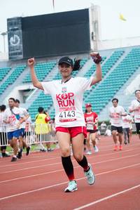 BIB: 4143, 2013
                            <button type="button" onclick="openModal(6069671)" class="btn btn-primary btn-sm float-right btn-popup" data-toggle="modal" data-target=".modal-high-quality">
                        <i class="fas fa-shopping-cart"></i> Add to Cart
                    </button>
                                            <button type="button" onclick="isThisMe(6069671, true)" class="btn btn-success btn-sm float-right btn-popup btn-isme hidden" data-toggle="tooltip" data-placement="bottom" title="นี่คือรูปของคุณใช่ไหม คลิกที่นี่เพื่อเอาเข้าอัลบั้ม">
                        <i class="fas fa-plus"></i> Add to album
                    </button>
                    <button type="button" onclick="isThisMe(6069671, false)" class="btn btn-warning btn-sm float-right btn-popup btn-isnotme hidden">
                        <i class="fas fa-ban"></i> Remove from album
                    </button>