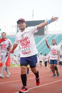 BIB: 4310, 7928, 4295
                            <button type="button" onclick="openModal(6056977)" class="btn btn-primary btn-sm float-right btn-popup" data-toggle="modal" data-target=".modal-high-quality">
                        <i class="fas fa-shopping-cart"></i> Add to Cart
                    </button>
                                            <button type="button" onclick="isThisMe(6056977, true)" class="btn btn-success btn-sm float-right btn-popup btn-isme hidden" data-toggle="tooltip" data-placement="bottom" title="นี่คือรูปของคุณใช่ไหม คลิกที่นี่เพื่อเอาเข้าอัลบั้ม">
                        <i class="fas fa-plus"></i> Add to album
                    </button>
                    <button type="button" onclick="isThisMe(6056977, false)" class="btn btn-warning btn-sm float-right btn-popup btn-isnotme hidden">
                        <i class="fas fa-ban"></i> Remove from album
                    </button>