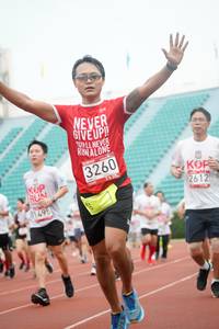 BIB: 3260, 2612, 1495
                            <button type="button" onclick="openModal(6077726)" class="btn btn-primary btn-sm float-right btn-popup" data-toggle="modal" data-target=".modal-high-quality">
                        <i class="fas fa-shopping-cart"></i> Add to Cart
                    </button>
                                            <button type="button" onclick="isThisMe(6077726, true)" class="btn btn-success btn-sm float-right btn-popup btn-isme hidden" data-toggle="tooltip" data-placement="bottom" title="นี่คือรูปของคุณใช่ไหม คลิกที่นี่เพื่อเอาเข้าอัลบั้ม">
                        <i class="fas fa-plus"></i> Add to album
                    </button>
                    <button type="button" onclick="isThisMe(6077726, false)" class="btn btn-warning btn-sm float-right btn-popup btn-isnotme hidden">
                        <i class="fas fa-ban"></i> Remove from album
                    </button>