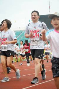 BIB: 7979, 7980, 7709
                            <button type="button" onclick="openModal(6069740)" class="btn btn-primary btn-sm float-right btn-popup" data-toggle="modal" data-target=".modal-high-quality">
                        <i class="fas fa-shopping-cart"></i> Add to Cart
                    </button>
                                            <button type="button" onclick="isThisMe(6069740, true)" class="btn btn-success btn-sm float-right btn-popup btn-isme hidden" data-toggle="tooltip" data-placement="bottom" title="นี่คือรูปของคุณใช่ไหม คลิกที่นี่เพื่อเอาเข้าอัลบั้ม">
                        <i class="fas fa-plus"></i> Add to album
                    </button>
                    <button type="button" onclick="isThisMe(6069740, false)" class="btn btn-warning btn-sm float-right btn-popup btn-isnotme hidden">
                        <i class="fas fa-ban"></i> Remove from album
                    </button>