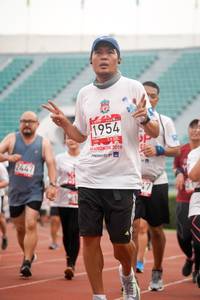 BIB: 1954, 2019, 2447
                            <button type="button" onclick="openModal(6050480)" class="btn btn-primary btn-sm float-right btn-popup" data-toggle="modal" data-target=".modal-high-quality">
                        <i class="fas fa-shopping-cart"></i> Add to Cart
                    </button>
                                            <button type="button" onclick="isThisMe(6050480, true)" class="btn btn-success btn-sm float-right btn-popup btn-isme hidden" data-toggle="tooltip" data-placement="bottom" title="นี่คือรูปของคุณใช่ไหม คลิกที่นี่เพื่อเอาเข้าอัลบั้ม">
                        <i class="fas fa-plus"></i> Add to album
                    </button>
                    <button type="button" onclick="isThisMe(6050480, false)" class="btn btn-warning btn-sm float-right btn-popup btn-isnotme hidden">
                        <i class="fas fa-ban"></i> Remove from album
                    </button>