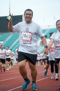 BIB: 7040
                            <button type="button" onclick="openModal(6077552)" class="btn btn-primary btn-sm float-right btn-popup" data-toggle="modal" data-target=".modal-high-quality">
                        <i class="fas fa-shopping-cart"></i> Add to Cart
                    </button>
                                            <button type="button" onclick="isThisMe(6077552, true)" class="btn btn-success btn-sm float-right btn-popup btn-isme hidden" data-toggle="tooltip" data-placement="bottom" title="นี่คือรูปของคุณใช่ไหม คลิกที่นี่เพื่อเอาเข้าอัลบั้ม">
                        <i class="fas fa-plus"></i> Add to album
                    </button>
                    <button type="button" onclick="isThisMe(6077552, false)" class="btn btn-warning btn-sm float-right btn-popup btn-isnotme hidden">
                        <i class="fas fa-ban"></i> Remove from album
                    </button>