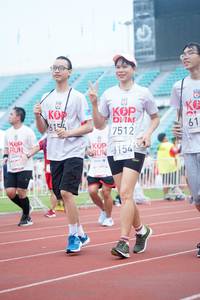 BIB: 7512, 6154, 045
                            <button type="button" onclick="openModal(6078247)" class="btn btn-primary btn-sm float-right btn-popup" data-toggle="modal" data-target=".modal-high-quality">
                        <i class="fas fa-shopping-cart"></i> Add to Cart
                    </button>
                                            <button type="button" onclick="isThisMe(6078247, true)" class="btn btn-success btn-sm float-right btn-popup btn-isme hidden" data-toggle="tooltip" data-placement="bottom" title="นี่คือรูปของคุณใช่ไหม คลิกที่นี่เพื่อเอาเข้าอัลบั้ม">
                        <i class="fas fa-plus"></i> Add to album
                    </button>
                    <button type="button" onclick="isThisMe(6078247, false)" class="btn btn-warning btn-sm float-right btn-popup btn-isnotme hidden">
                        <i class="fas fa-ban"></i> Remove from album
                    </button>