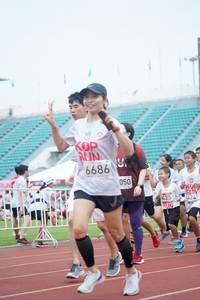 BIB: 6686, 050, 425, 424
                            <button type="button" onclick="openModal(6069879)" class="btn btn-primary btn-sm float-right btn-popup" data-toggle="modal" data-target=".modal-high-quality">
                        <i class="fas fa-shopping-cart"></i> Add to Cart
                    </button>
                                            <button type="button" onclick="isThisMe(6069879, true)" class="btn btn-success btn-sm float-right btn-popup btn-isme hidden" data-toggle="tooltip" data-placement="bottom" title="นี่คือรูปของคุณใช่ไหม คลิกที่นี่เพื่อเอาเข้าอัลบั้ม">
                        <i class="fas fa-plus"></i> Add to album
                    </button>
                    <button type="button" onclick="isThisMe(6069879, false)" class="btn btn-warning btn-sm float-right btn-popup btn-isnotme hidden">
                        <i class="fas fa-ban"></i> Remove from album
                    </button>