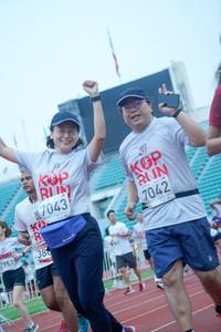 BIB: 7043, 7042, 7953, 386
                            <button type="button" onclick="openModal(6077497)" class="btn btn-primary btn-sm float-right btn-popup" data-toggle="modal" data-target=".modal-high-quality">
                        <i class="fas fa-shopping-cart"></i> Add to Cart
                    </button>
                                            <button type="button" onclick="isThisMe(6077497, true)" class="btn btn-success btn-sm float-right btn-popup btn-isme hidden" data-toggle="tooltip" data-placement="bottom" title="นี่คือรูปของคุณใช่ไหม คลิกที่นี่เพื่อเอาเข้าอัลบั้ม">
                        <i class="fas fa-plus"></i> Add to album
                    </button>
                    <button type="button" onclick="isThisMe(6077497, false)" class="btn btn-warning btn-sm float-right btn-popup btn-isnotme hidden">
                        <i class="fas fa-ban"></i> Remove from album
                    </button>