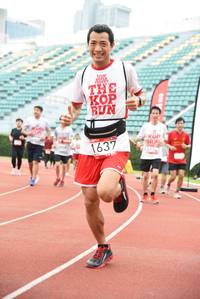 BIB: 1637
                            <button type="button" onclick="openModal(6013339)" class="btn btn-primary btn-sm float-right btn-popup" data-toggle="modal" data-target=".modal-high-quality">
                        <i class="fas fa-shopping-cart"></i> Add to Cart
                    </button>
                                            <button type="button" onclick="isThisMe(6013339, true)" class="btn btn-success btn-sm float-right btn-popup btn-isme hidden" data-toggle="tooltip" data-placement="bottom" title="นี่คือรูปของคุณใช่ไหม คลิกที่นี่เพื่อเอาเข้าอัลบั้ม">
                        <i class="fas fa-plus"></i> Add to album
                    </button>
                    <button type="button" onclick="isThisMe(6013339, false)" class="btn btn-warning btn-sm float-right btn-popup btn-isnotme hidden">
                        <i class="fas fa-ban"></i> Remove from album
                    </button>