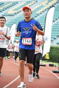 BIB: 242, 1146, 331
                            <button type="button" onclick="openModal(6016748)" class="btn btn-primary btn-sm float-right btn-popup" data-toggle="modal" data-target=".modal-high-quality">
                        <i class="fas fa-shopping-cart"></i> Add to Cart
                    </button>
                                            <button type="button" onclick="isThisMe(6016748, true)" class="btn btn-success btn-sm float-right btn-popup btn-isme hidden" data-toggle="tooltip" data-placement="bottom" title="นี่คือรูปของคุณใช่ไหม คลิกที่นี่เพื่อเอาเข้าอัลบั้ม">
                        <i class="fas fa-plus"></i> Add to album
                    </button>
                    <button type="button" onclick="isThisMe(6016748, false)" class="btn btn-warning btn-sm float-right btn-popup btn-isnotme hidden">
                        <i class="fas fa-ban"></i> Remove from album
                    </button>