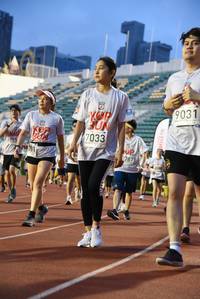 BIB: 9031, 7033, 787, 
                            <button type="button" onclick="openModal(6006562)" class="btn btn-primary btn-sm float-right btn-popup" data-toggle="modal" data-target=".modal-high-quality">
                        <i class="fas fa-shopping-cart"></i> Add to Cart
                    </button>
                                            <button type="button" onclick="isThisMe(6006562, true)" class="btn btn-success btn-sm float-right btn-popup btn-isme hidden" data-toggle="tooltip" data-placement="bottom" title="นี่คือรูปของคุณใช่ไหม คลิกที่นี่เพื่อเอาเข้าอัลบั้ม">
                        <i class="fas fa-plus"></i> Add to album
                    </button>
                    <button type="button" onclick="isThisMe(6006562, false)" class="btn btn-warning btn-sm float-right btn-popup btn-isnotme hidden">
                        <i class="fas fa-ban"></i> Remove from album
                    </button>