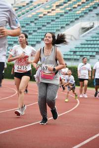 BIB: 4215
                            <button type="button" onclick="openModal(6011291)" class="btn btn-primary btn-sm float-right btn-popup" data-toggle="modal" data-target=".modal-high-quality">
                        <i class="fas fa-shopping-cart"></i> Add to Cart
                    </button>
                                            <button type="button" onclick="isThisMe(6011291, true)" class="btn btn-success btn-sm float-right btn-popup btn-isme hidden" data-toggle="tooltip" data-placement="bottom" title="นี่คือรูปของคุณใช่ไหม คลิกที่นี่เพื่อเอาเข้าอัลบั้ม">
                        <i class="fas fa-plus"></i> Add to album
                    </button>
                    <button type="button" onclick="isThisMe(6011291, false)" class="btn btn-warning btn-sm float-right btn-popup btn-isnotme hidden">
                        <i class="fas fa-ban"></i> Remove from album
                    </button>