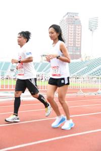 BIB: 187
                            <button type="button" onclick="openModal(6015574)" class="btn btn-primary btn-sm float-right btn-popup" data-toggle="modal" data-target=".modal-high-quality">
                        <i class="fas fa-shopping-cart"></i> Add to Cart
                    </button>
                                            <button type="button" onclick="isThisMe(6015574, true)" class="btn btn-success btn-sm float-right btn-popup btn-isme hidden" data-toggle="tooltip" data-placement="bottom" title="นี่คือรูปของคุณใช่ไหม คลิกที่นี่เพื่อเอาเข้าอัลบั้ม">
                        <i class="fas fa-plus"></i> Add to album
                    </button>
                    <button type="button" onclick="isThisMe(6015574, false)" class="btn btn-warning btn-sm float-right btn-popup btn-isnotme hidden">
                        <i class="fas fa-ban"></i> Remove from album
                    </button>