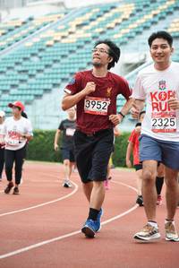 BIB: 3952, 2019, 2325
                            <button type="button" onclick="openModal(6017606)" class="btn btn-primary btn-sm float-right btn-popup" data-toggle="modal" data-target=".modal-high-quality">
                        <i class="fas fa-shopping-cart"></i> Add to Cart
                    </button>
                                            <button type="button" onclick="isThisMe(6017606, true)" class="btn btn-success btn-sm float-right btn-popup btn-isme hidden" data-toggle="tooltip" data-placement="bottom" title="นี่คือรูปของคุณใช่ไหม คลิกที่นี่เพื่อเอาเข้าอัลบั้ม">
                        <i class="fas fa-plus"></i> Add to album
                    </button>
                    <button type="button" onclick="isThisMe(6017606, false)" class="btn btn-warning btn-sm float-right btn-popup btn-isnotme hidden">
                        <i class="fas fa-ban"></i> Remove from album
                    </button>