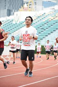 BIB: 2240
                            <button type="button" onclick="openModal(6017886)" class="btn btn-primary btn-sm float-right btn-popup" data-toggle="modal" data-target=".modal-high-quality">
                        <i class="fas fa-shopping-cart"></i> Add to Cart
                    </button>
                                            <button type="button" onclick="isThisMe(6017886, true)" class="btn btn-success btn-sm float-right btn-popup btn-isme hidden" data-toggle="tooltip" data-placement="bottom" title="นี่คือรูปของคุณใช่ไหม คลิกที่นี่เพื่อเอาเข้าอัลบั้ม">
                        <i class="fas fa-plus"></i> Add to album
                    </button>
                    <button type="button" onclick="isThisMe(6017886, false)" class="btn btn-warning btn-sm float-right btn-popup btn-isnotme hidden">
                        <i class="fas fa-ban"></i> Remove from album
                    </button>