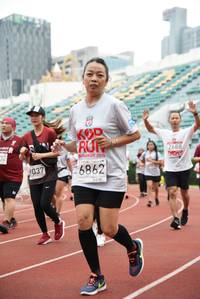 BIB: 2688, 201, 6862, 4037
                            <button type="button" onclick="openModal(6010682)" class="btn btn-primary btn-sm float-right btn-popup" data-toggle="modal" data-target=".modal-high-quality">
                        <i class="fas fa-shopping-cart"></i> Add to Cart
                    </button>
                                            <button type="button" onclick="isThisMe(6010682, true)" class="btn btn-success btn-sm float-right btn-popup btn-isme hidden" data-toggle="tooltip" data-placement="bottom" title="นี่คือรูปของคุณใช่ไหม คลิกที่นี่เพื่อเอาเข้าอัลบั้ม">
                        <i class="fas fa-plus"></i> Add to album
                    </button>
                    <button type="button" onclick="isThisMe(6010682, false)" class="btn btn-warning btn-sm float-right btn-popup btn-isnotme hidden">
                        <i class="fas fa-ban"></i> Remove from album
                    </button>