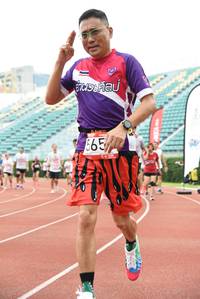 BIB: 565
                            <button type="button" onclick="openModal(6016403)" class="btn btn-primary btn-sm float-right btn-popup" data-toggle="modal" data-target=".modal-high-quality">
                        <i class="fas fa-shopping-cart"></i> Add to Cart
                    </button>
                                            <button type="button" onclick="isThisMe(6016403, true)" class="btn btn-success btn-sm float-right btn-popup btn-isme hidden" data-toggle="tooltip" data-placement="bottom" title="นี่คือรูปของคุณใช่ไหม คลิกที่นี่เพื่อเอาเข้าอัลบั้ม">
                        <i class="fas fa-plus"></i> Add to album
                    </button>
                    <button type="button" onclick="isThisMe(6016403, false)" class="btn btn-warning btn-sm float-right btn-popup btn-isnotme hidden">
                        <i class="fas fa-ban"></i> Remove from album
                    </button>