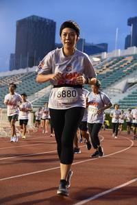 BIB: 8880, 8721
                            <button type="button" onclick="openModal(6005401)" class="btn btn-primary btn-sm float-right btn-popup" data-toggle="modal" data-target=".modal-high-quality">
                        <i class="fas fa-shopping-cart"></i> Add to Cart
                    </button>
                                            <button type="button" onclick="isThisMe(6005401, true)" class="btn btn-success btn-sm float-right btn-popup btn-isme hidden" data-toggle="tooltip" data-placement="bottom" title="นี่คือรูปของคุณใช่ไหม คลิกที่นี่เพื่อเอาเข้าอัลบั้ม">
                        <i class="fas fa-plus"></i> Add to album
                    </button>
                    <button type="button" onclick="isThisMe(6005401, false)" class="btn btn-warning btn-sm float-right btn-popup btn-isnotme hidden">
                        <i class="fas fa-ban"></i> Remove from album
                    </button>