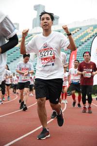 BIB: 5272, 2019, 149, 3519, 2584
                            <button type="button" onclick="openModal(6010565)" class="btn btn-primary btn-sm float-right btn-popup" data-toggle="modal" data-target=".modal-high-quality">
                        <i class="fas fa-shopping-cart"></i> Add to Cart
                    </button>
                                            <button type="button" onclick="isThisMe(6010565, true)" class="btn btn-success btn-sm float-right btn-popup btn-isme hidden" data-toggle="tooltip" data-placement="bottom" title="นี่คือรูปของคุณใช่ไหม คลิกที่นี่เพื่อเอาเข้าอัลบั้ม">
                        <i class="fas fa-plus"></i> Add to album
                    </button>
                    <button type="button" onclick="isThisMe(6010565, false)" class="btn btn-warning btn-sm float-right btn-popup btn-isnotme hidden">
                        <i class="fas fa-ban"></i> Remove from album
                    </button>