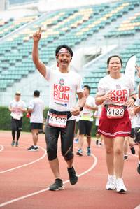 BIB: 2010, 4132, 133
                            <button type="button" onclick="openModal(6013380)" class="btn btn-primary btn-sm float-right btn-popup" data-toggle="modal" data-target=".modal-high-quality">
                        <i class="fas fa-shopping-cart"></i> Add to Cart
                    </button>
                                            <button type="button" onclick="isThisMe(6013380, true)" class="btn btn-success btn-sm float-right btn-popup btn-isme hidden" data-toggle="tooltip" data-placement="bottom" title="นี่คือรูปของคุณใช่ไหม คลิกที่นี่เพื่อเอาเข้าอัลบั้ม">
                        <i class="fas fa-plus"></i> Add to album
                    </button>
                    <button type="button" onclick="isThisMe(6013380, false)" class="btn btn-warning btn-sm float-right btn-popup btn-isnotme hidden">
                        <i class="fas fa-ban"></i> Remove from album
                    </button>