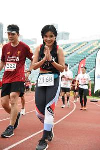 BIB: 1322, 7168
                            <button type="button" onclick="openModal(6011484)" class="btn btn-primary btn-sm float-right btn-popup" data-toggle="modal" data-target=".modal-high-quality">
                        <i class="fas fa-shopping-cart"></i> Add to Cart
                    </button>
                                            <button type="button" onclick="isThisMe(6011484, true)" class="btn btn-success btn-sm float-right btn-popup btn-isme hidden" data-toggle="tooltip" data-placement="bottom" title="นี่คือรูปของคุณใช่ไหม คลิกที่นี่เพื่อเอาเข้าอัลบั้ม">
                        <i class="fas fa-plus"></i> Add to album
                    </button>
                    <button type="button" onclick="isThisMe(6011484, false)" class="btn btn-warning btn-sm float-right btn-popup btn-isnotme hidden">
                        <i class="fas fa-ban"></i> Remove from album
                    </button>