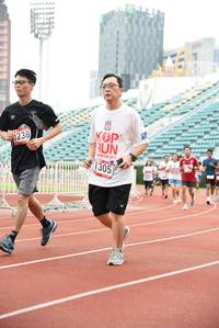 BIB: 1305, 238, 201
                            <button type="button" onclick="openModal(6016045)" class="btn btn-primary btn-sm float-right btn-popup" data-toggle="modal" data-target=".modal-high-quality">
                        <i class="fas fa-shopping-cart"></i> Add to Cart
                    </button>
                                            <button type="button" onclick="isThisMe(6016045, true)" class="btn btn-success btn-sm float-right btn-popup btn-isme hidden" data-toggle="tooltip" data-placement="bottom" title="นี่คือรูปของคุณใช่ไหม คลิกที่นี่เพื่อเอาเข้าอัลบั้ม">
                        <i class="fas fa-plus"></i> Add to album
                    </button>
                    <button type="button" onclick="isThisMe(6016045, false)" class="btn btn-warning btn-sm float-right btn-popup btn-isnotme hidden">
                        <i class="fas fa-ban"></i> Remove from album
                    </button>