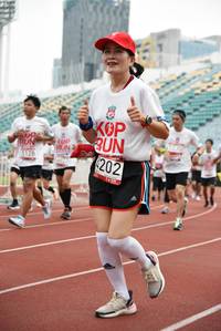 BIB: 202, 130, 1128
                            <button type="button" onclick="openModal(6010756)" class="btn btn-primary btn-sm float-right btn-popup" data-toggle="modal" data-target=".modal-high-quality">
                        <i class="fas fa-shopping-cart"></i> Add to Cart
                    </button>
                                            <button type="button" onclick="isThisMe(6010756, true)" class="btn btn-success btn-sm float-right btn-popup btn-isme hidden" data-toggle="tooltip" data-placement="bottom" title="นี่คือรูปของคุณใช่ไหม คลิกที่นี่เพื่อเอาเข้าอัลบั้ม">
                        <i class="fas fa-plus"></i> Add to album
                    </button>
                    <button type="button" onclick="isThisMe(6010756, false)" class="btn btn-warning btn-sm float-right btn-popup btn-isnotme hidden">
                        <i class="fas fa-ban"></i> Remove from album
                    </button>