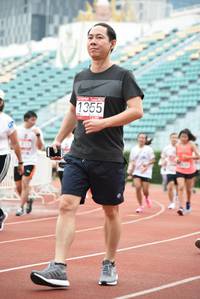 BIB: 1355
                            <button type="button" onclick="openModal(6017655)" class="btn btn-primary btn-sm float-right btn-popup" data-toggle="modal" data-target=".modal-high-quality">
                        <i class="fas fa-shopping-cart"></i> Add to Cart
                    </button>
                                            <button type="button" onclick="isThisMe(6017655, true)" class="btn btn-success btn-sm float-right btn-popup btn-isme hidden" data-toggle="tooltip" data-placement="bottom" title="นี่คือรูปของคุณใช่ไหม คลิกที่นี่เพื่อเอาเข้าอัลบั้ม">
                        <i class="fas fa-plus"></i> Add to album
                    </button>
                    <button type="button" onclick="isThisMe(6017655, false)" class="btn btn-warning btn-sm float-right btn-popup btn-isnotme hidden">
                        <i class="fas fa-ban"></i> Remove from album
                    </button>