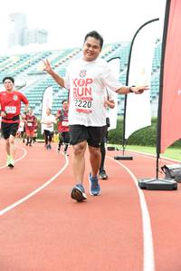 BIB: 2220, 3686
                            <button type="button" onclick="openModal(6015779)" class="btn btn-primary btn-sm float-right btn-popup" data-toggle="modal" data-target=".modal-high-quality">
                        <i class="fas fa-shopping-cart"></i> Add to Cart
                    </button>
                                            <button type="button" onclick="isThisMe(6015779, true)" class="btn btn-success btn-sm float-right btn-popup btn-isme hidden" data-toggle="tooltip" data-placement="bottom" title="นี่คือรูปของคุณใช่ไหม คลิกที่นี่เพื่อเอาเข้าอัลบั้ม">
                        <i class="fas fa-plus"></i> Add to album
                    </button>
                    <button type="button" onclick="isThisMe(6015779, false)" class="btn btn-warning btn-sm float-right btn-popup btn-isnotme hidden">
                        <i class="fas fa-ban"></i> Remove from album
                    </button>