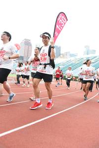 BIB: 130
                            <button type="button" onclick="openModal(6016796)" class="btn btn-primary btn-sm float-right btn-popup" data-toggle="modal" data-target=".modal-high-quality">
                        <i class="fas fa-shopping-cart"></i> Add to Cart
                    </button>
                                            <button type="button" onclick="isThisMe(6016796, true)" class="btn btn-success btn-sm float-right btn-popup btn-isme hidden" data-toggle="tooltip" data-placement="bottom" title="นี่คือรูปของคุณใช่ไหม คลิกที่นี่เพื่อเอาเข้าอัลบั้ม">
                        <i class="fas fa-plus"></i> Add to album
                    </button>
                    <button type="button" onclick="isThisMe(6016796, false)" class="btn btn-warning btn-sm float-right btn-popup btn-isnotme hidden">
                        <i class="fas fa-ban"></i> Remove from album
                    </button>