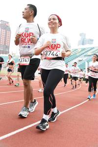 BIB: 3744, 2019, 13747, 3772
                            <button type="button" onclick="openModal(6017419)" class="btn btn-primary btn-sm float-right btn-popup" data-toggle="modal" data-target=".modal-high-quality">
                        <i class="fas fa-shopping-cart"></i> Add to Cart
                    </button>
                                            <button type="button" onclick="isThisMe(6017419, true)" class="btn btn-success btn-sm float-right btn-popup btn-isme hidden" data-toggle="tooltip" data-placement="bottom" title="นี่คือรูปของคุณใช่ไหม คลิกที่นี่เพื่อเอาเข้าอัลบั้ม">
                        <i class="fas fa-plus"></i> Add to album
                    </button>
                    <button type="button" onclick="isThisMe(6017419, false)" class="btn btn-warning btn-sm float-right btn-popup btn-isnotme hidden">
                        <i class="fas fa-ban"></i> Remove from album
                    </button>