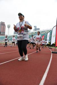 BIB: 6789
                            <button type="button" onclick="openModal(6007586)" class="btn btn-primary btn-sm float-right btn-popup" data-toggle="modal" data-target=".modal-high-quality">
                        <i class="fas fa-shopping-cart"></i> Add to Cart
                    </button>
                                            <button type="button" onclick="isThisMe(6007586, true)" class="btn btn-success btn-sm float-right btn-popup btn-isme hidden" data-toggle="tooltip" data-placement="bottom" title="นี่คือรูปของคุณใช่ไหม คลิกที่นี่เพื่อเอาเข้าอัลบั้ม">
                        <i class="fas fa-plus"></i> Add to album
                    </button>
                    <button type="button" onclick="isThisMe(6007586, false)" class="btn btn-warning btn-sm float-right btn-popup btn-isnotme hidden">
                        <i class="fas fa-ban"></i> Remove from album
                    </button>