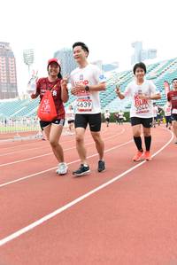 BIB: 4639, 3044
                            <button type="button" onclick="openModal(6017676)" class="btn btn-primary btn-sm float-right btn-popup" data-toggle="modal" data-target=".modal-high-quality">
                        <i class="fas fa-shopping-cart"></i> Add to Cart
                    </button>
                                            <button type="button" onclick="isThisMe(6017676, true)" class="btn btn-success btn-sm float-right btn-popup btn-isme hidden" data-toggle="tooltip" data-placement="bottom" title="นี่คือรูปของคุณใช่ไหม คลิกที่นี่เพื่อเอาเข้าอัลบั้ม">
                        <i class="fas fa-plus"></i> Add to album
                    </button>
                    <button type="button" onclick="isThisMe(6017676, false)" class="btn btn-warning btn-sm float-right btn-popup btn-isnotme hidden">
                        <i class="fas fa-ban"></i> Remove from album
                    </button>