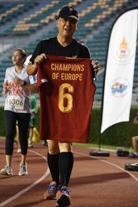 BIB: 6306
                            <button type="button" onclick="openModal(6005073)" class="btn btn-primary btn-sm float-right btn-popup" data-toggle="modal" data-target=".modal-high-quality">
                        <i class="fas fa-shopping-cart"></i> Add to Cart
                    </button>
                                            <button type="button" onclick="isThisMe(6005073, true)" class="btn btn-success btn-sm float-right btn-popup btn-isme hidden" data-toggle="tooltip" data-placement="bottom" title="นี่คือรูปของคุณใช่ไหม คลิกที่นี่เพื่อเอาเข้าอัลบั้ม">
                        <i class="fas fa-plus"></i> Add to album
                    </button>
                    <button type="button" onclick="isThisMe(6005073, false)" class="btn btn-warning btn-sm float-right btn-popup btn-isnotme hidden">
                        <i class="fas fa-ban"></i> Remove from album
                    </button>