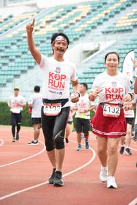 BIB: 4132, 2019, 828, 4133
                            <button type="button" onclick="openModal(6013408)" class="btn btn-primary btn-sm float-right btn-popup" data-toggle="modal" data-target=".modal-high-quality">
                        <i class="fas fa-shopping-cart"></i> Add to Cart
                    </button>
                                            <button type="button" onclick="isThisMe(6013408, true)" class="btn btn-success btn-sm float-right btn-popup btn-isme hidden" data-toggle="tooltip" data-placement="bottom" title="นี่คือรูปของคุณใช่ไหม คลิกที่นี่เพื่อเอาเข้าอัลบั้ม">
                        <i class="fas fa-plus"></i> Add to album
                    </button>
                    <button type="button" onclick="isThisMe(6013408, false)" class="btn btn-warning btn-sm float-right btn-popup btn-isnotme hidden">
                        <i class="fas fa-ban"></i> Remove from album
                    </button>