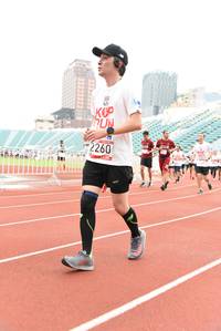 BIB: 2260
                            <button type="button" onclick="openModal(6013271)" class="btn btn-primary btn-sm float-right btn-popup" data-toggle="modal" data-target=".modal-high-quality">
                        <i class="fas fa-shopping-cart"></i> Add to Cart
                    </button>
                                            <button type="button" onclick="isThisMe(6013271, true)" class="btn btn-success btn-sm float-right btn-popup btn-isme hidden" data-toggle="tooltip" data-placement="bottom" title="นี่คือรูปของคุณใช่ไหม คลิกที่นี่เพื่อเอาเข้าอัลบั้ม">
                        <i class="fas fa-plus"></i> Add to album
                    </button>
                    <button type="button" onclick="isThisMe(6013271, false)" class="btn btn-warning btn-sm float-right btn-popup btn-isnotme hidden">
                        <i class="fas fa-ban"></i> Remove from album
                    </button>