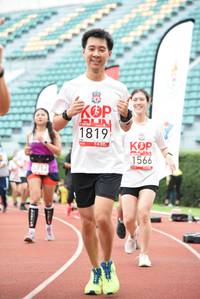 BIB: 1819, 1566, 6712
                            <button type="button" onclick="openModal(6013699)" class="btn btn-primary btn-sm float-right btn-popup" data-toggle="modal" data-target=".modal-high-quality">
                        <i class="fas fa-shopping-cart"></i> Add to Cart
                    </button>
                                            <button type="button" onclick="isThisMe(6013699, true)" class="btn btn-success btn-sm float-right btn-popup btn-isme hidden" data-toggle="tooltip" data-placement="bottom" title="นี่คือรูปของคุณใช่ไหม คลิกที่นี่เพื่อเอาเข้าอัลบั้ม">
                        <i class="fas fa-plus"></i> Add to album
                    </button>
                    <button type="button" onclick="isThisMe(6013699, false)" class="btn btn-warning btn-sm float-right btn-popup btn-isnotme hidden">
                        <i class="fas fa-ban"></i> Remove from album
                    </button>