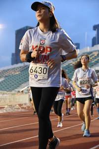 BIB: 6430, 8220, 278
                            <button type="button" onclick="openModal(6006592)" class="btn btn-primary btn-sm float-right btn-popup" data-toggle="modal" data-target=".modal-high-quality">
                        <i class="fas fa-shopping-cart"></i> Add to Cart
                    </button>
                                            <button type="button" onclick="isThisMe(6006592, true)" class="btn btn-success btn-sm float-right btn-popup btn-isme hidden" data-toggle="tooltip" data-placement="bottom" title="นี่คือรูปของคุณใช่ไหม คลิกที่นี่เพื่อเอาเข้าอัลบั้ม">
                        <i class="fas fa-plus"></i> Add to album
                    </button>
                    <button type="button" onclick="isThisMe(6006592, false)" class="btn btn-warning btn-sm float-right btn-popup btn-isnotme hidden">
                        <i class="fas fa-ban"></i> Remove from album
                    </button>