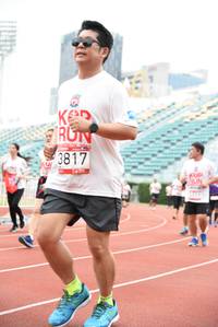 BIB: 3817
                            <button type="button" onclick="openModal(6017941)" class="btn btn-primary btn-sm float-right btn-popup" data-toggle="modal" data-target=".modal-high-quality">
                        <i class="fas fa-shopping-cart"></i> Add to Cart
                    </button>
                                            <button type="button" onclick="isThisMe(6017941, true)" class="btn btn-success btn-sm float-right btn-popup btn-isme hidden" data-toggle="tooltip" data-placement="bottom" title="นี่คือรูปของคุณใช่ไหม คลิกที่นี่เพื่อเอาเข้าอัลบั้ม">
                        <i class="fas fa-plus"></i> Add to album
                    </button>
                    <button type="button" onclick="isThisMe(6017941, false)" class="btn btn-warning btn-sm float-right btn-popup btn-isnotme hidden">
                        <i class="fas fa-ban"></i> Remove from album
                    </button>