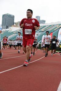 BIB: 7868, 7585, 2724
                            <button type="button" onclick="openModal(6007603)" class="btn btn-primary btn-sm float-right btn-popup" data-toggle="modal" data-target=".modal-high-quality">
                        <i class="fas fa-shopping-cart"></i> Add to Cart
                    </button>
                                            <button type="button" onclick="isThisMe(6007603, true)" class="btn btn-success btn-sm float-right btn-popup btn-isme hidden" data-toggle="tooltip" data-placement="bottom" title="นี่คือรูปของคุณใช่ไหม คลิกที่นี่เพื่อเอาเข้าอัลบั้ม">
                        <i class="fas fa-plus"></i> Add to album
                    </button>
                    <button type="button" onclick="isThisMe(6007603, false)" class="btn btn-warning btn-sm float-right btn-popup btn-isnotme hidden">
                        <i class="fas fa-ban"></i> Remove from album
                    </button>