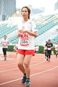 BIB: 3386, 040
                            <button type="button" onclick="openModal(6016985)" class="btn btn-primary btn-sm float-right btn-popup" data-toggle="modal" data-target=".modal-high-quality">
                        <i class="fas fa-shopping-cart"></i> Add to Cart
                    </button>
                                            <button type="button" onclick="isThisMe(6016985, true)" class="btn btn-success btn-sm float-right btn-popup btn-isme hidden" data-toggle="tooltip" data-placement="bottom" title="นี่คือรูปของคุณใช่ไหม คลิกที่นี่เพื่อเอาเข้าอัลบั้ม">
                        <i class="fas fa-plus"></i> Add to album
                    </button>
                    <button type="button" onclick="isThisMe(6016985, false)" class="btn btn-warning btn-sm float-right btn-popup btn-isnotme hidden">
                        <i class="fas fa-ban"></i> Remove from album
                    </button>