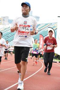 BIB: 1954, 2018, 2176, 1393
                            <button type="button" onclick="openModal(6017390)" class="btn btn-primary btn-sm float-right btn-popup" data-toggle="modal" data-target=".modal-high-quality">
                        <i class="fas fa-shopping-cart"></i> Add to Cart
                    </button>
                                            <button type="button" onclick="isThisMe(6017390, true)" class="btn btn-success btn-sm float-right btn-popup btn-isme hidden" data-toggle="tooltip" data-placement="bottom" title="นี่คือรูปของคุณใช่ไหม คลิกที่นี่เพื่อเอาเข้าอัลบั้ม">
                        <i class="fas fa-plus"></i> Add to album
                    </button>
                    <button type="button" onclick="isThisMe(6017390, false)" class="btn btn-warning btn-sm float-right btn-popup btn-isnotme hidden">
                        <i class="fas fa-ban"></i> Remove from album
                    </button>