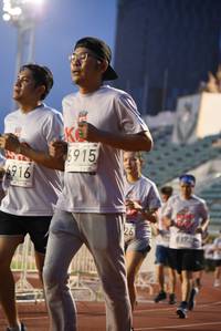 BIB: 6915, 6916
                            <button type="button" onclick="openModal(6005018)" class="btn btn-primary btn-sm float-right btn-popup" data-toggle="modal" data-target=".modal-high-quality">
                        <i class="fas fa-shopping-cart"></i> Add to Cart
                    </button>
                                            <button type="button" onclick="isThisMe(6005018, true)" class="btn btn-success btn-sm float-right btn-popup btn-isme hidden" data-toggle="tooltip" data-placement="bottom" title="นี่คือรูปของคุณใช่ไหม คลิกที่นี่เพื่อเอาเข้าอัลบั้ม">
                        <i class="fas fa-plus"></i> Add to album
                    </button>
                    <button type="button" onclick="isThisMe(6005018, false)" class="btn btn-warning btn-sm float-right btn-popup btn-isnotme hidden">
                        <i class="fas fa-ban"></i> Remove from album
                    </button>