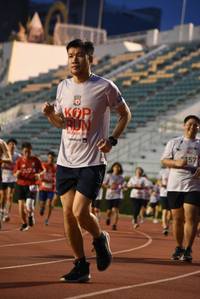 BIB: 157
                            <button type="button" onclick="openModal(5934469)" class="btn btn-primary btn-sm float-right btn-popup" data-toggle="modal" data-target=".modal-high-quality">
                        <i class="fas fa-shopping-cart"></i> Add to Cart
                    </button>
                                            <button type="button" onclick="isThisMe(5934469, true)" class="btn btn-success btn-sm float-right btn-popup btn-isme hidden" data-toggle="tooltip" data-placement="bottom" title="นี่คือรูปของคุณใช่ไหม คลิกที่นี่เพื่อเอาเข้าอัลบั้ม">
                        <i class="fas fa-plus"></i> Add to album
                    </button>
                    <button type="button" onclick="isThisMe(5934469, false)" class="btn btn-warning btn-sm float-right btn-popup btn-isnotme hidden">
                        <i class="fas fa-ban"></i> Remove from album
                    </button>