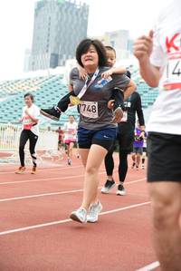 BIB: 1748
                            <button type="button" onclick="openModal(6016474)" class="btn btn-primary btn-sm float-right btn-popup" data-toggle="modal" data-target=".modal-high-quality">
                        <i class="fas fa-shopping-cart"></i> Add to Cart
                    </button>
                                            <button type="button" onclick="isThisMe(6016474, true)" class="btn btn-success btn-sm float-right btn-popup btn-isme hidden" data-toggle="tooltip" data-placement="bottom" title="นี่คือรูปของคุณใช่ไหม คลิกที่นี่เพื่อเอาเข้าอัลบั้ม">
                        <i class="fas fa-plus"></i> Add to album
                    </button>
                    <button type="button" onclick="isThisMe(6016474, false)" class="btn btn-warning btn-sm float-right btn-popup btn-isnotme hidden">
                        <i class="fas fa-ban"></i> Remove from album
                    </button>