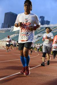 BIB: 3010, 7191
                            <button type="button" onclick="openModal(6005787)" class="btn btn-primary btn-sm float-right btn-popup" data-toggle="modal" data-target=".modal-high-quality">
                        <i class="fas fa-shopping-cart"></i> Add to Cart
                    </button>
                                            <button type="button" onclick="isThisMe(6005787, true)" class="btn btn-success btn-sm float-right btn-popup btn-isme hidden" data-toggle="tooltip" data-placement="bottom" title="นี่คือรูปของคุณใช่ไหม คลิกที่นี่เพื่อเอาเข้าอัลบั้ม">
                        <i class="fas fa-plus"></i> Add to album
                    </button>
                    <button type="button" onclick="isThisMe(6005787, false)" class="btn btn-warning btn-sm float-right btn-popup btn-isnotme hidden">
                        <i class="fas fa-ban"></i> Remove from album
                    </button>