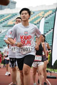 BIB: 7607, 938
                            <button type="button" onclick="openModal(6009513)" class="btn btn-primary btn-sm float-right btn-popup" data-toggle="modal" data-target=".modal-high-quality">
                        <i class="fas fa-shopping-cart"></i> Add to Cart
                    </button>
                                            <button type="button" onclick="isThisMe(6009513, true)" class="btn btn-success btn-sm float-right btn-popup btn-isme hidden" data-toggle="tooltip" data-placement="bottom" title="นี่คือรูปของคุณใช่ไหม คลิกที่นี่เพื่อเอาเข้าอัลบั้ม">
                        <i class="fas fa-plus"></i> Add to album
                    </button>
                    <button type="button" onclick="isThisMe(6009513, false)" class="btn btn-warning btn-sm float-right btn-popup btn-isnotme hidden">
                        <i class="fas fa-ban"></i> Remove from album
                    </button>