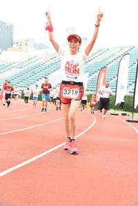 BIB: 3218
                            <button type="button" onclick="openModal(6015993)" class="btn btn-primary btn-sm float-right btn-popup" data-toggle="modal" data-target=".modal-high-quality">
                        <i class="fas fa-shopping-cart"></i> Add to Cart
                    </button>
                                            <button type="button" onclick="isThisMe(6015993, true)" class="btn btn-success btn-sm float-right btn-popup btn-isme hidden" data-toggle="tooltip" data-placement="bottom" title="นี่คือรูปของคุณใช่ไหม คลิกที่นี่เพื่อเอาเข้าอัลบั้ม">
                        <i class="fas fa-plus"></i> Add to album
                    </button>
                    <button type="button" onclick="isThisMe(6015993, false)" class="btn btn-warning btn-sm float-right btn-popup btn-isnotme hidden">
                        <i class="fas fa-ban"></i> Remove from album
                    </button>